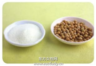 自制黄豆面膜 保持肌肤柔软弹性