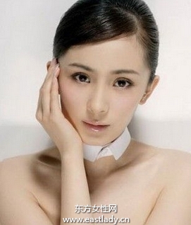 收缩毛孔好方法变身陶瓷般美肤