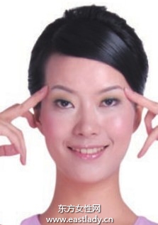 敲揉三焦经可减少鱼尾纹产生