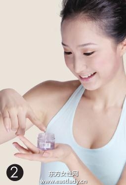 眼部护肤品的使用方法