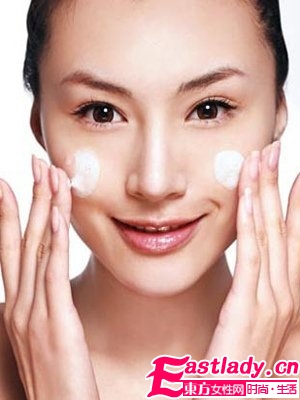 掌握正确的护肤步骤保证肌肤健康
