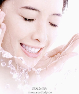用沐浴露洗脸小心伤了你的脸