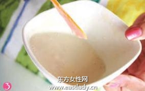 自制木瓜奶清洁面膜 让肌肤变得白里透红