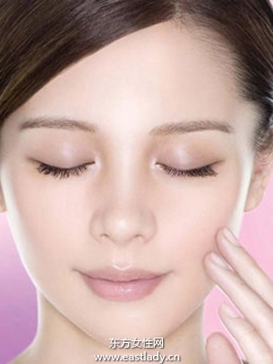 根据肌肤正确选择去角质产品