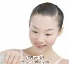 抹润肤霜的正确使用手法