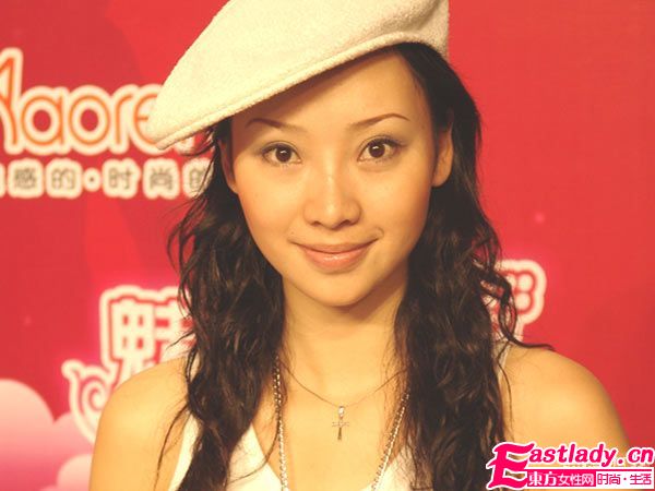 美女主播柳岩整容前后对比照片