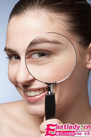 毛孔粗大5个原因 按压皮肤