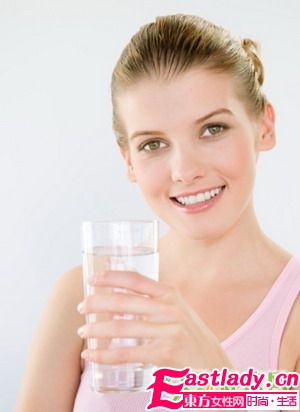  8杯水护肤法 竟是伪科学