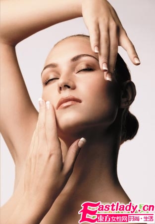 按摩 轻松按掉脸部小皱纹