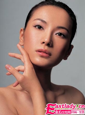 按摩 轻松按掉脸部小皱纹