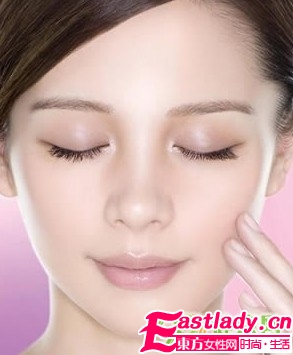 8个妙招去除晨起浮肿脸