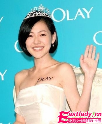 小皇冠与发型的搭配秘籍