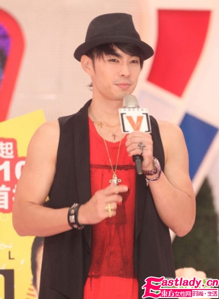 爱化妆的男星们