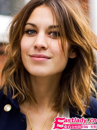 今季最火发型 加长BOB头