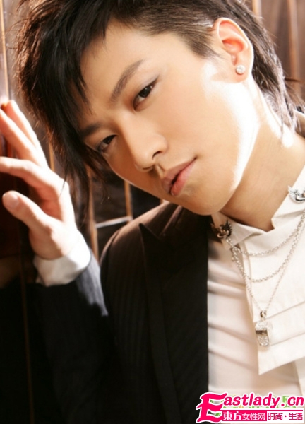 爱化妆的男星们