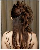 魅力升级 巧用项链点缀盘发