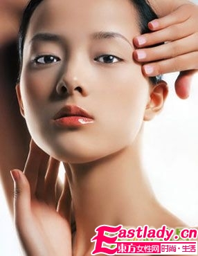 女人想不老 颈部要护理好