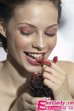 惊 这些小动作会让你长痘