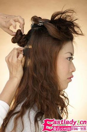 可以瘦脸的盘发发型