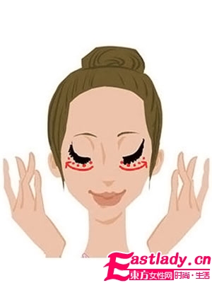 让眼霜效果翻倍的涂抹方法