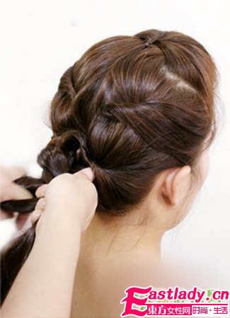 韩式花苞鱼骨辫编法图解