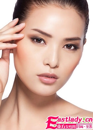 望闻问切 4步祛晒伤暗沉黑眼圈
