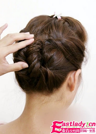 韩式花苞鱼骨辫编法图解