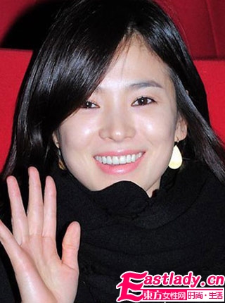 明星支招 祛除浮肿眼圈按摩法