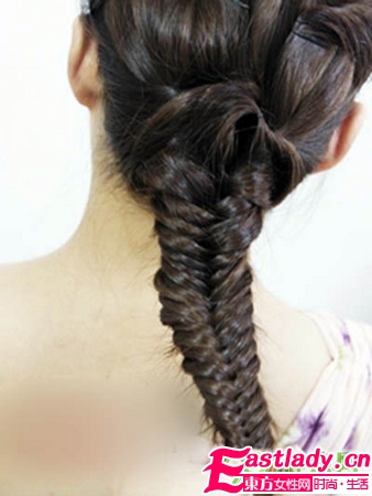 韩式花苞鱼骨辫编法图解