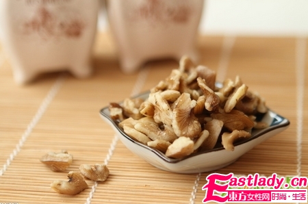 核桃的美容功效 梅兰芳的养颜品