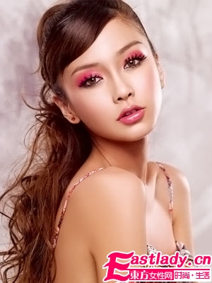 2月星座的浪漫桃花妆