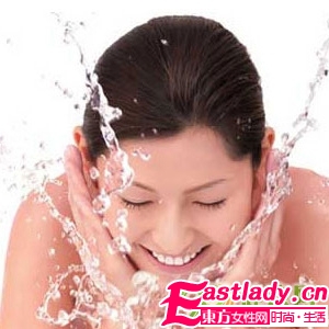 可以抗衰老的洗脸方法步骤图解