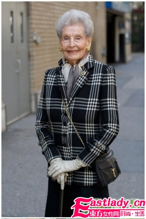 看100岁的阿婆是如何美容的