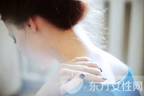 颈部疲劳怎么办 一天24小时简单按摩操防御颈椎病