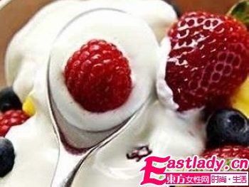 教你用酸奶消除痘印的方法