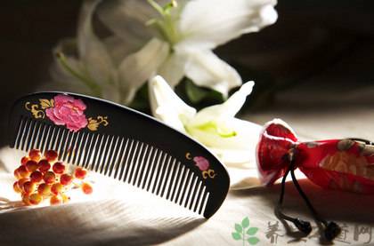 梳头的好处 每天梳一梳健康快回来