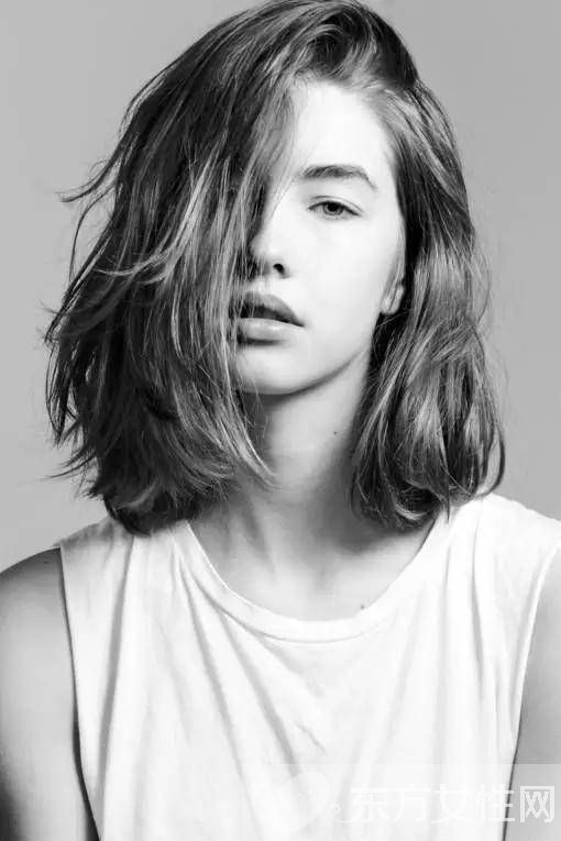 长白发的原因竟然是因为这个 学会这几招轻松搞定白发