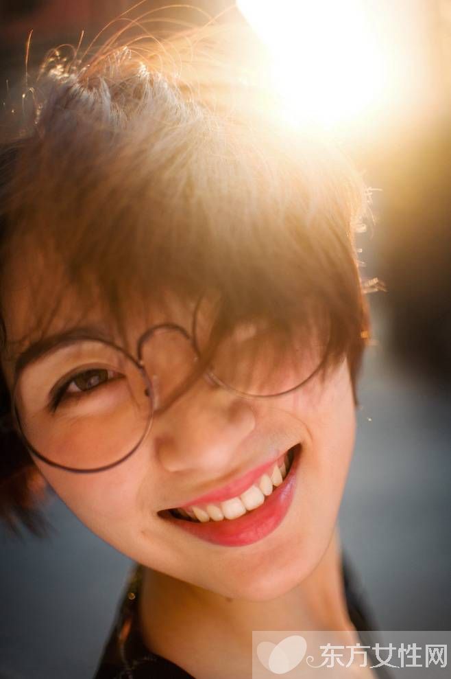 女性经期头疼 这样做头痛远离你