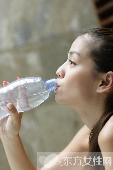 清晨空腹喝什么水最好 晨起千万别喝蜂蜜水