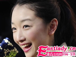 看周冬雨如何护肤祛痘美容