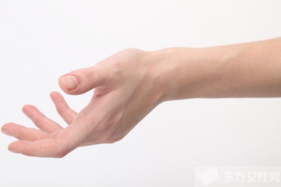 手指甲凹陷是怎么回事 当心是这些疾病所致