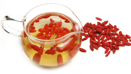 嗓子疼在饮食上注意什么 揭嗓子疼食疗偏方