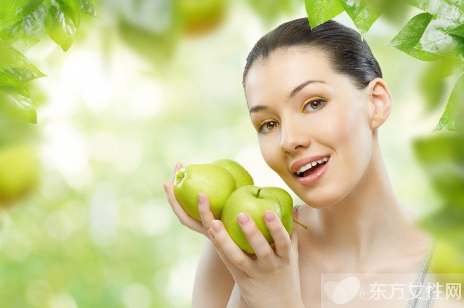 舌苔发白是什么原因 哪些食物有助缓解舌苔发白