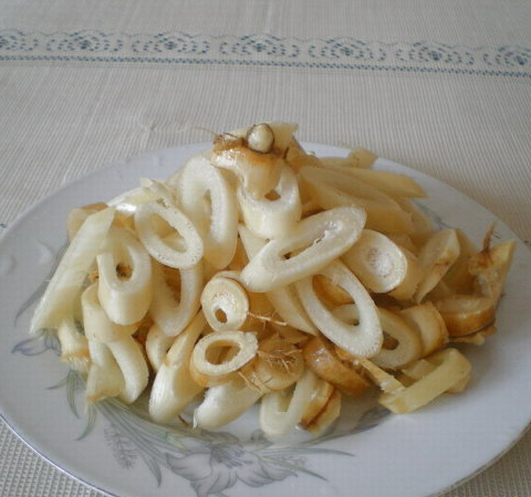 虽说芦根的作用好处多 但脾胃虚寒者要禁用