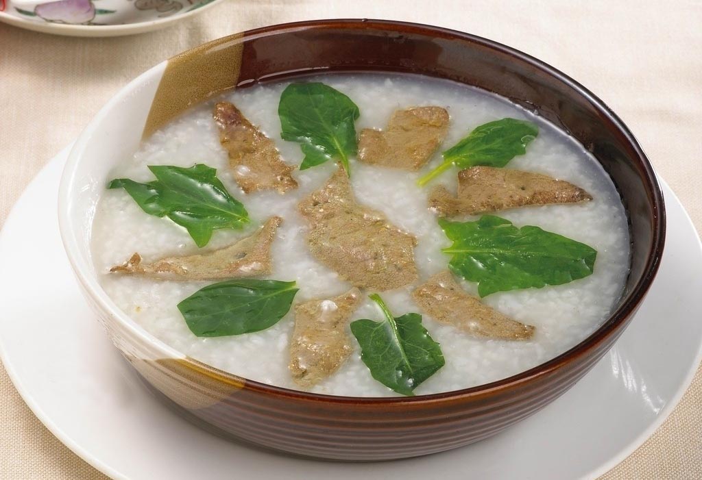 女性冬季美容养颜粥 喝出水嫩女人