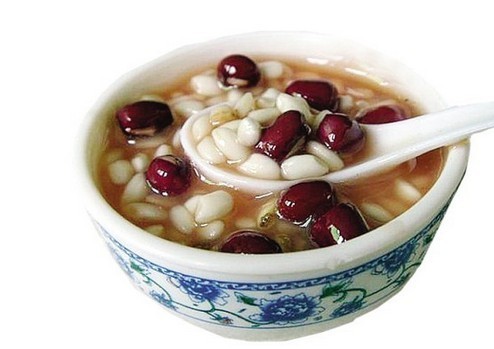 嗓子疼在饮食上注意什么 揭嗓子疼食疗偏方