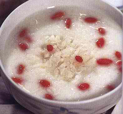 女性冬季美容养颜粥 喝出水嫩女人