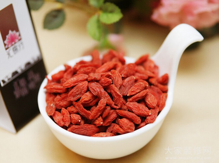 枸杞子泡茶喝有什么好处 揭秘枸杞子泡茶功效