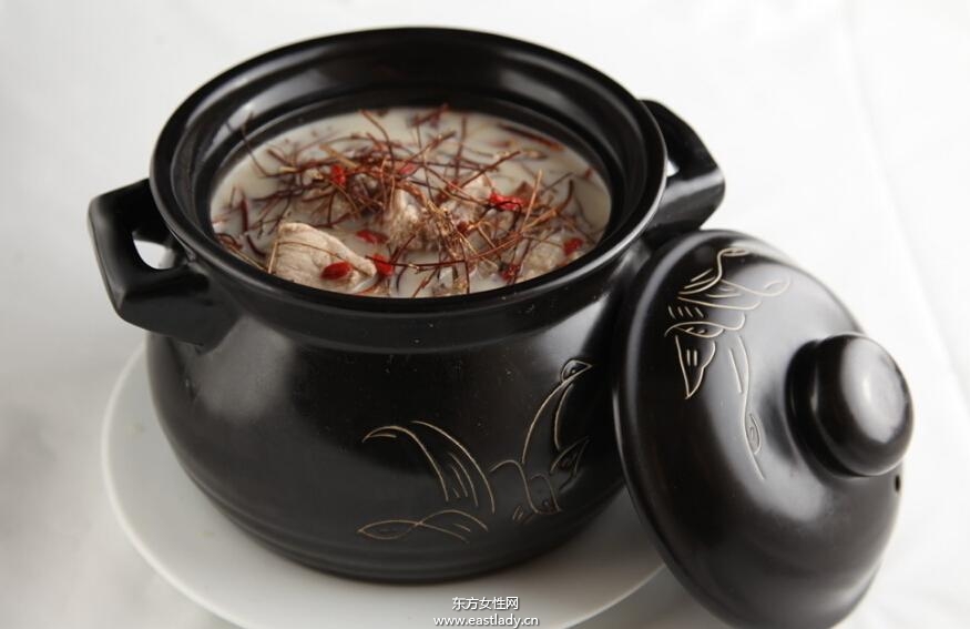 鸡骨草煲汤的功效  滋补营养又美味