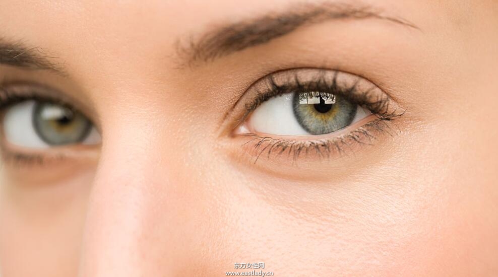 上眼皮突然下垂怎么办 这可能是疾病信号